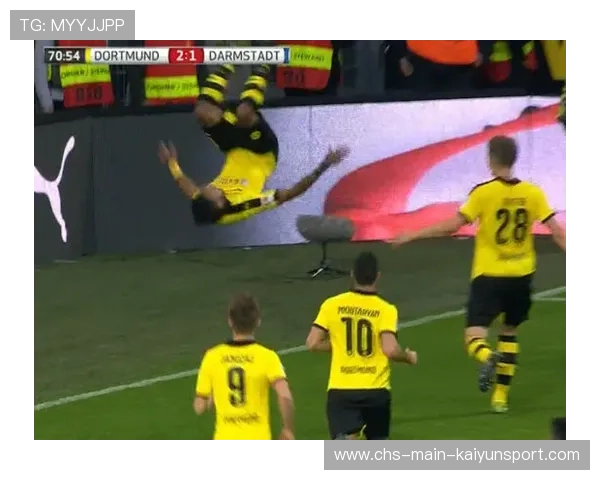 埃因霍温盯上德甲多面攻击手：足球转会新风向？