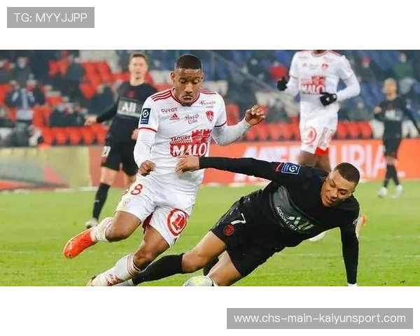 法甲球队推进高压围抢训练，前场施压更迅速